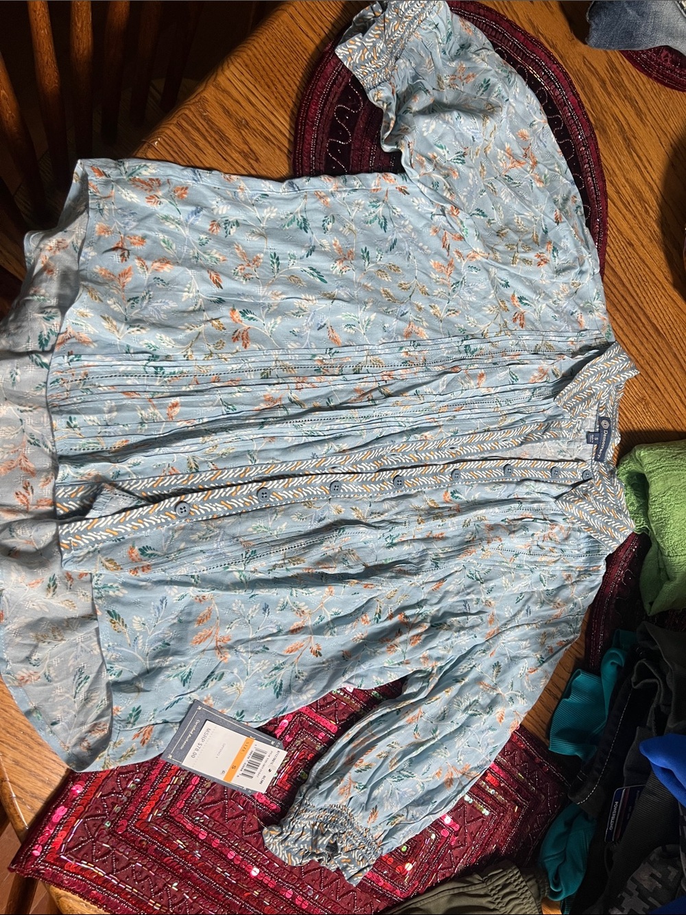 Democracy top size small